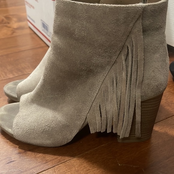 Kenneth Cole Reaction Suede Tan Open Toe Booties - Picture 7 of 11